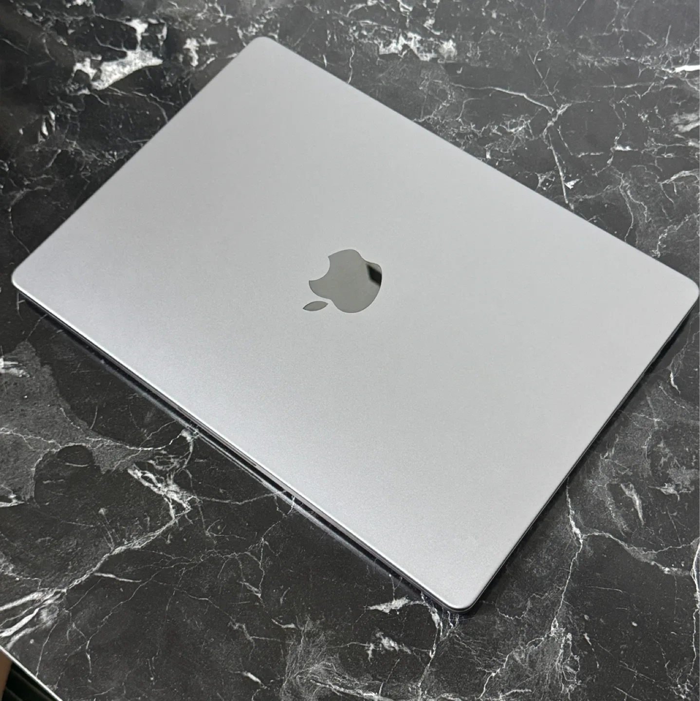 애플 맥북 프로 14 M2 512GB 모델 판매합니다.