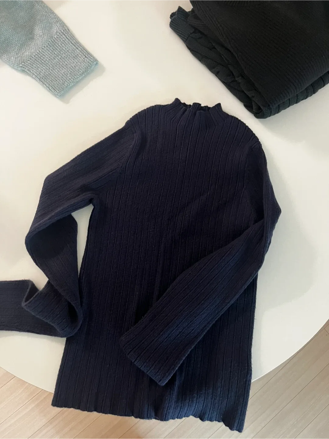 에잇세컨즈 네이비 골지 반목 니트S