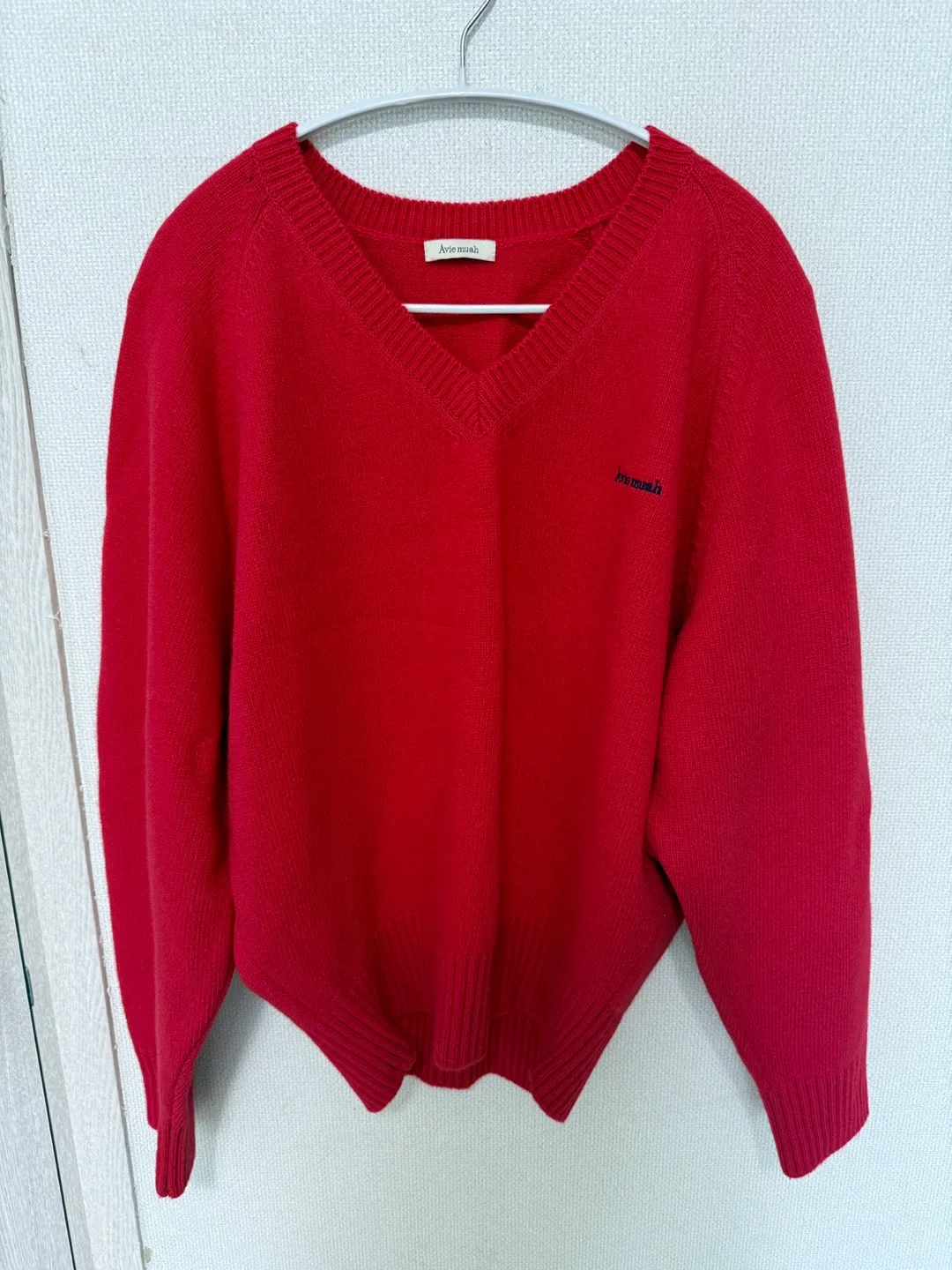 아비에무아 브이넥 울 캐시미어 스웨터 레드