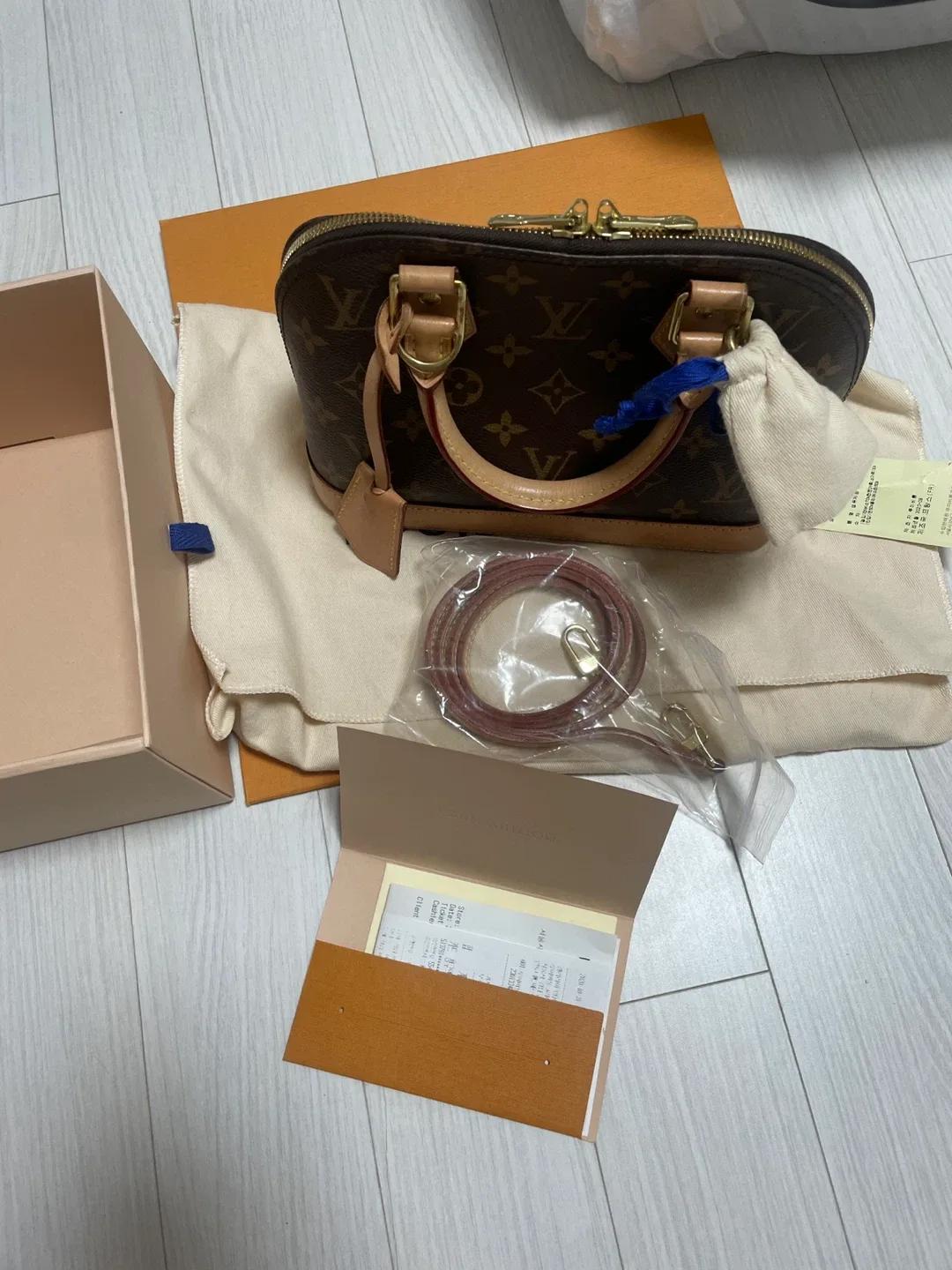 루이비통 알마BB 정품 !오늘까지 판매하고 중고매입으로 넘깁니다!