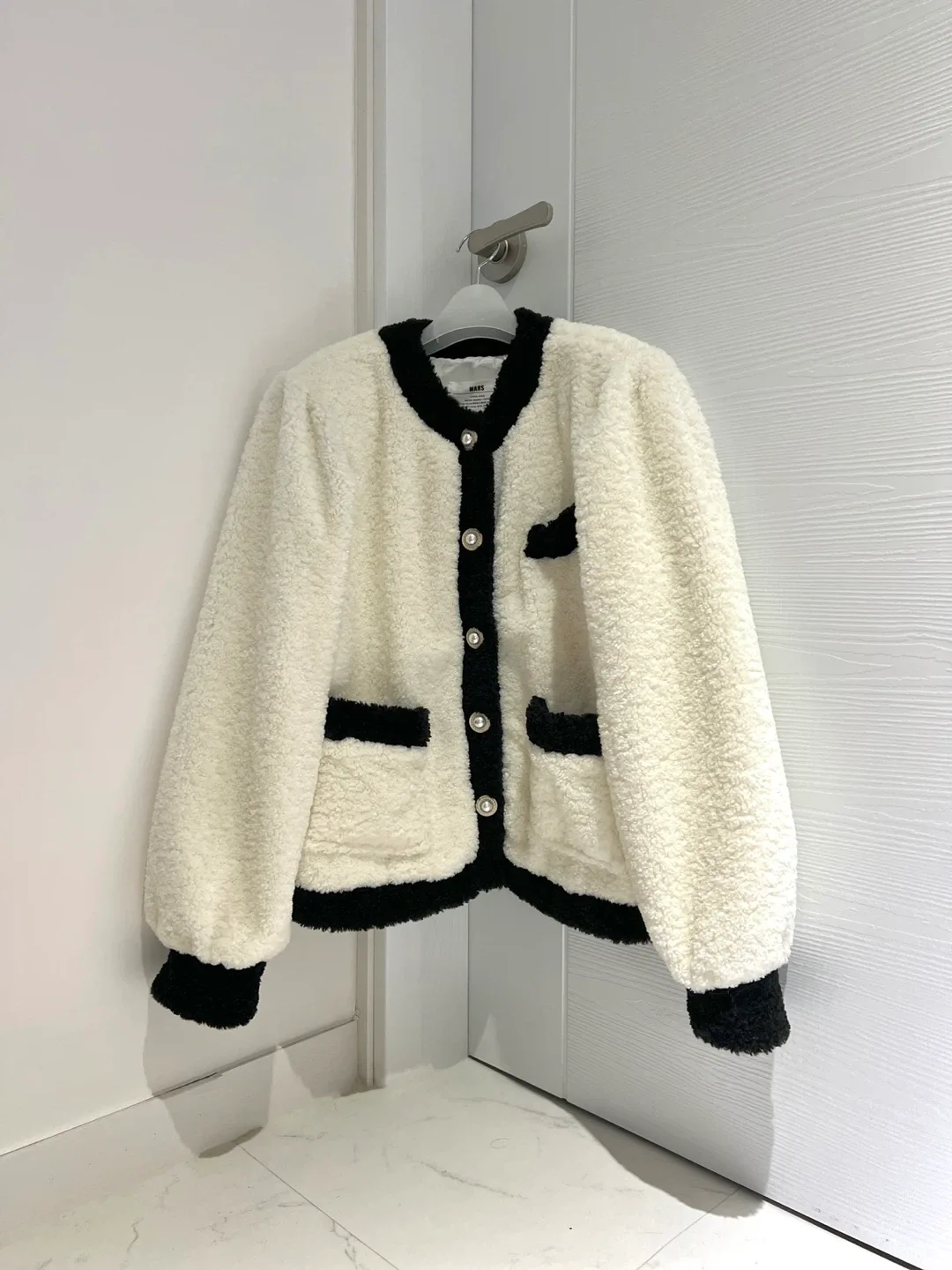 1회착용) 양털 퍼 자켓  구매가11만