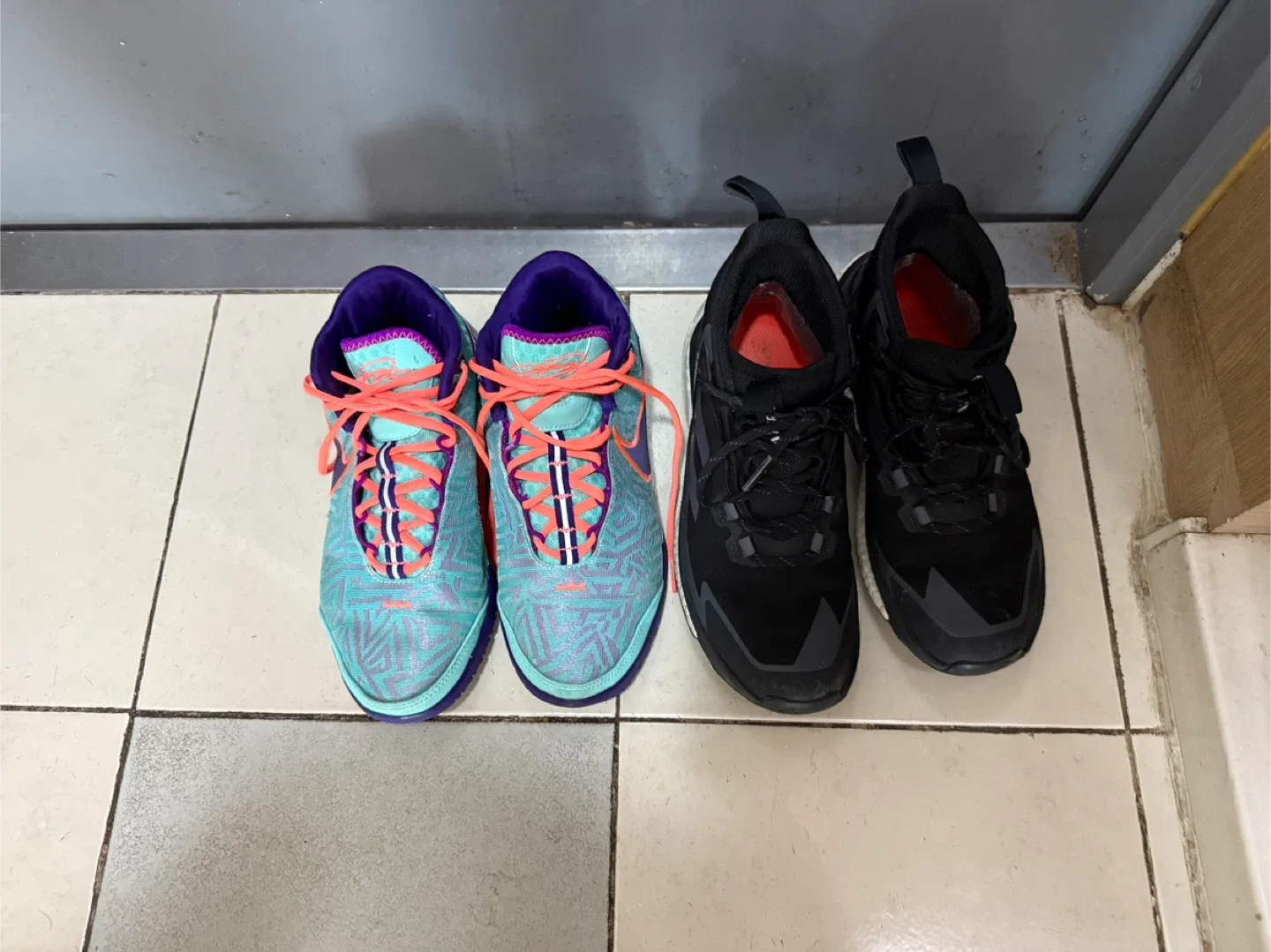 중고 - 여성 운동화 나이키 아디다스 2종 판매 사이즈 240-245 개별판매