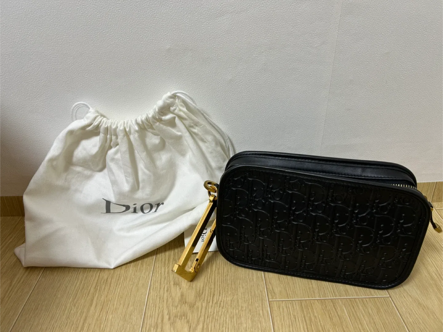 디올 퀘이크 파우치 S5700CWSO