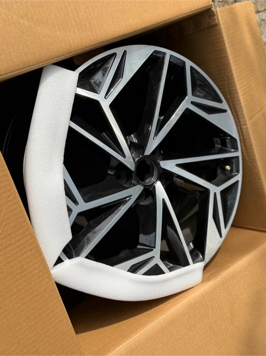 아이오닉 6 20인치휠 KL310 중고휠 1본