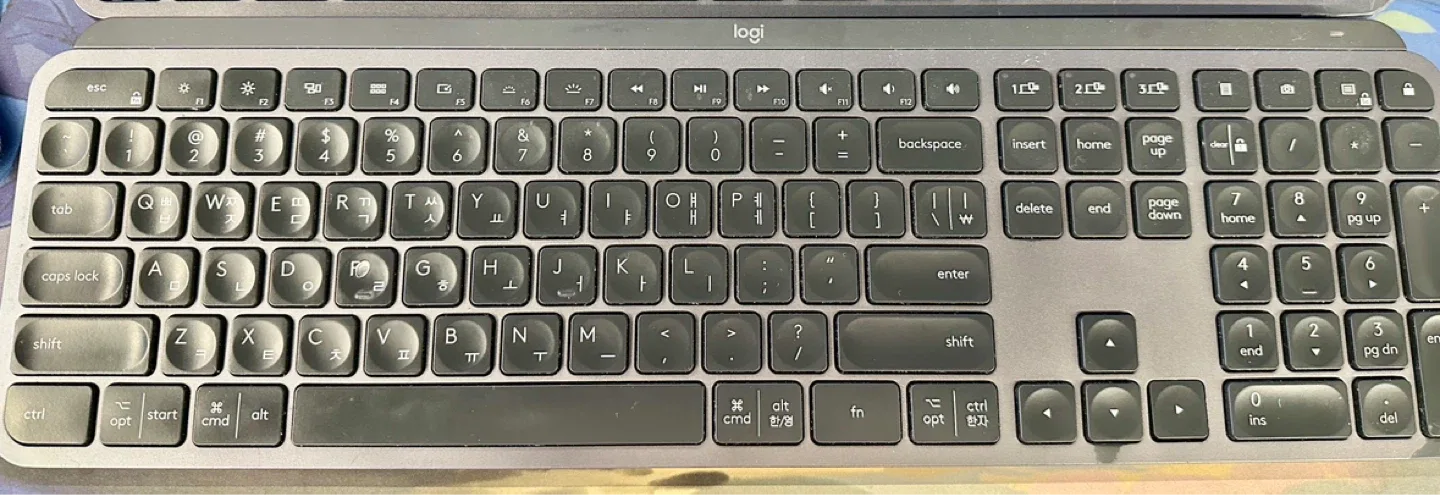 로지텍 키보드 mx keys 중고품 판매(위쪽, 오른쪽 방향키 고장)