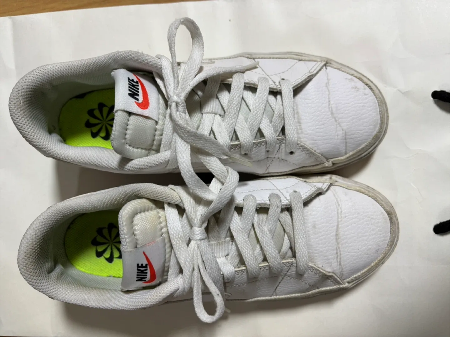 나이키 코트 레거시 흰색 스니커즈