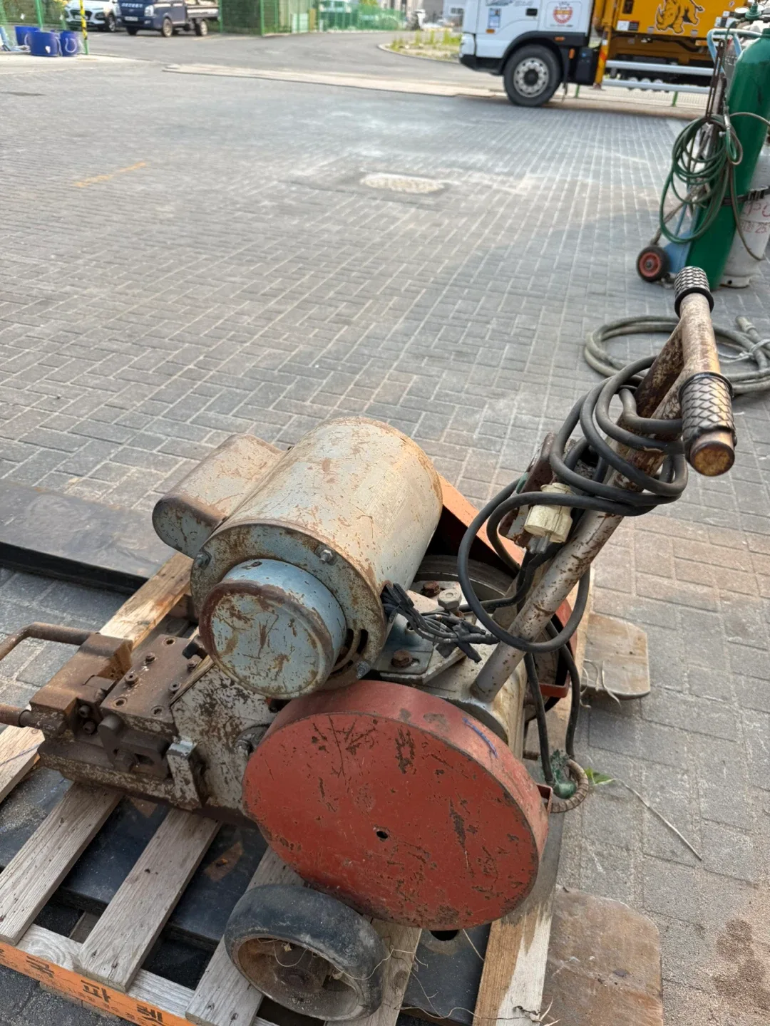 중고 철근 절단기