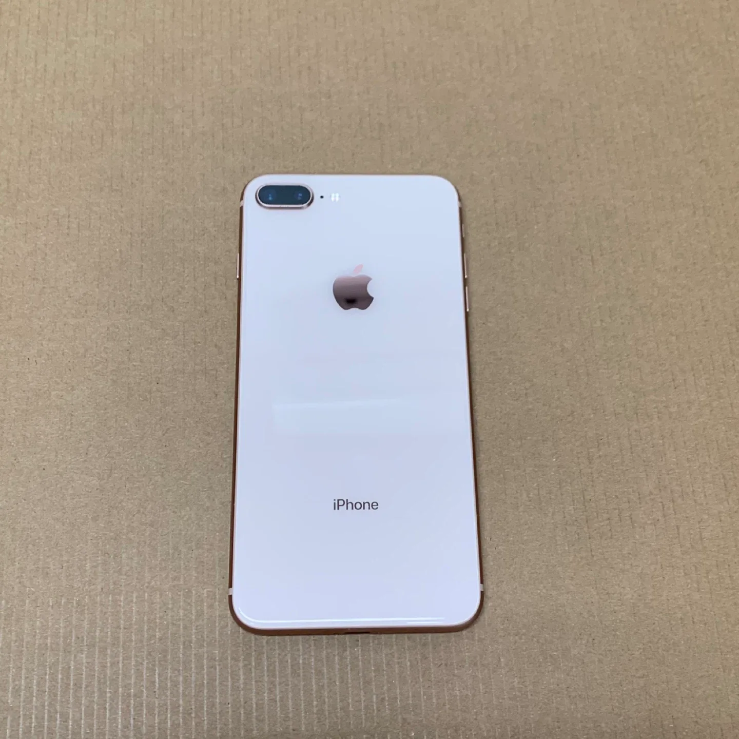 아이폰8플러스 64gb ios15.7