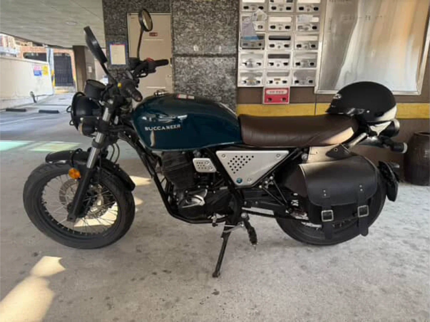 KR모터스 부캐너125 클래식 오토바이 21년식