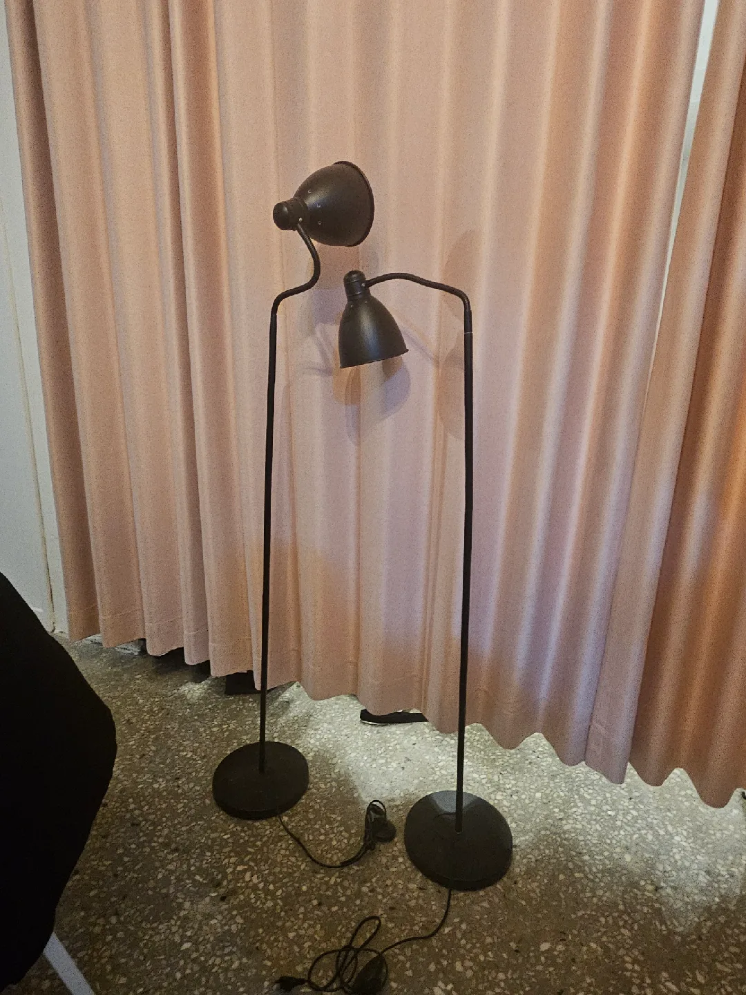 중고)검은색 스탠드 조명 입니다(전구 포함X)
