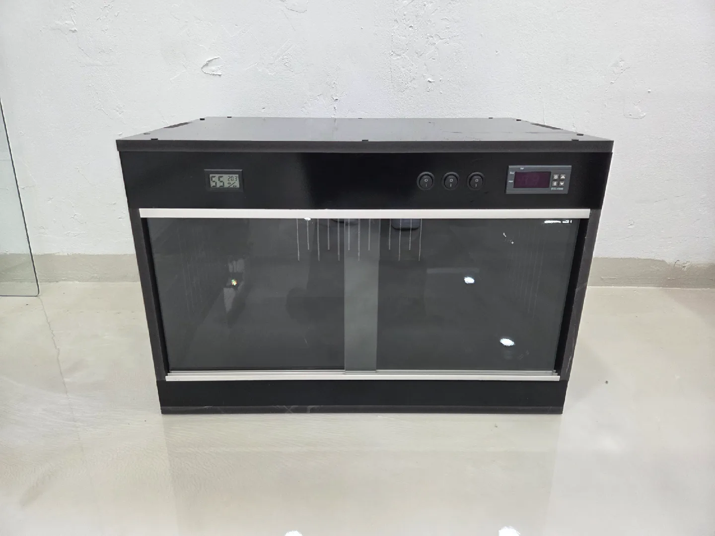 파충류 온도조절 사육장 블랙  중고판매합니다