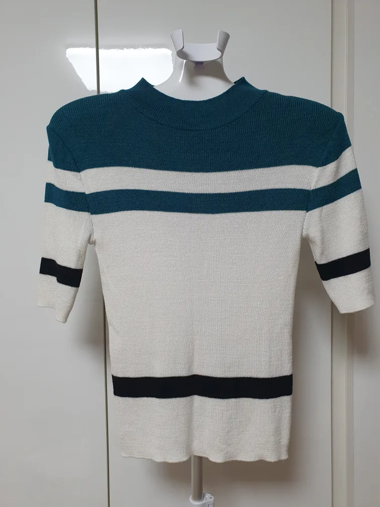 새상품) 줄무늬 니트