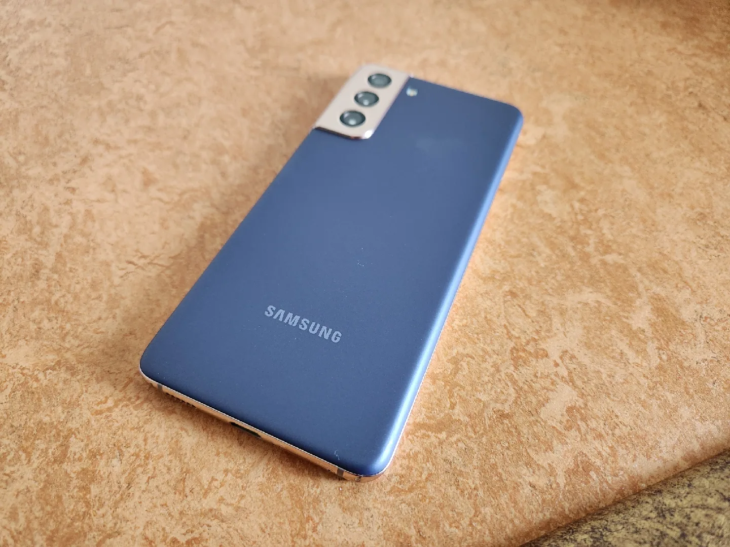 중고폰 갤럭시 s21 퍼플 자급제 휴대폰.