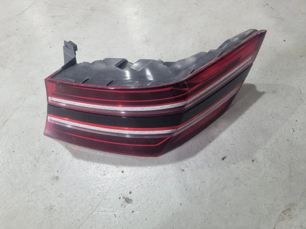 제네시스 G80 LED 조수석후미등 중고제품