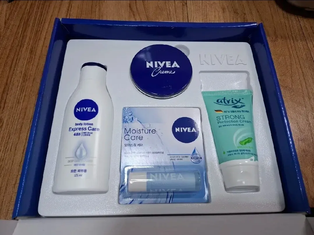 새상품 니베아 촉촉한 보습 바디 기획 선물세트4종