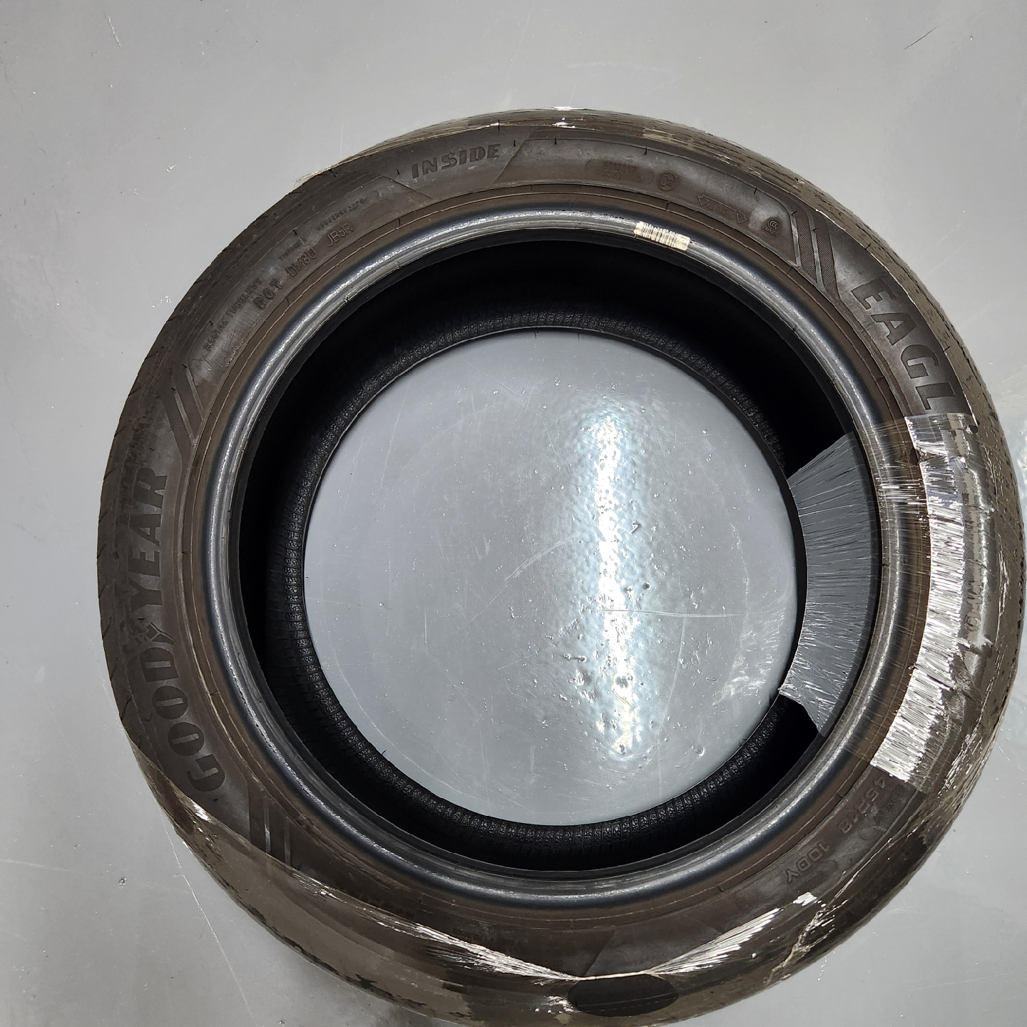 벤츠 굿이어 EAGLE 245/45R18 타이어