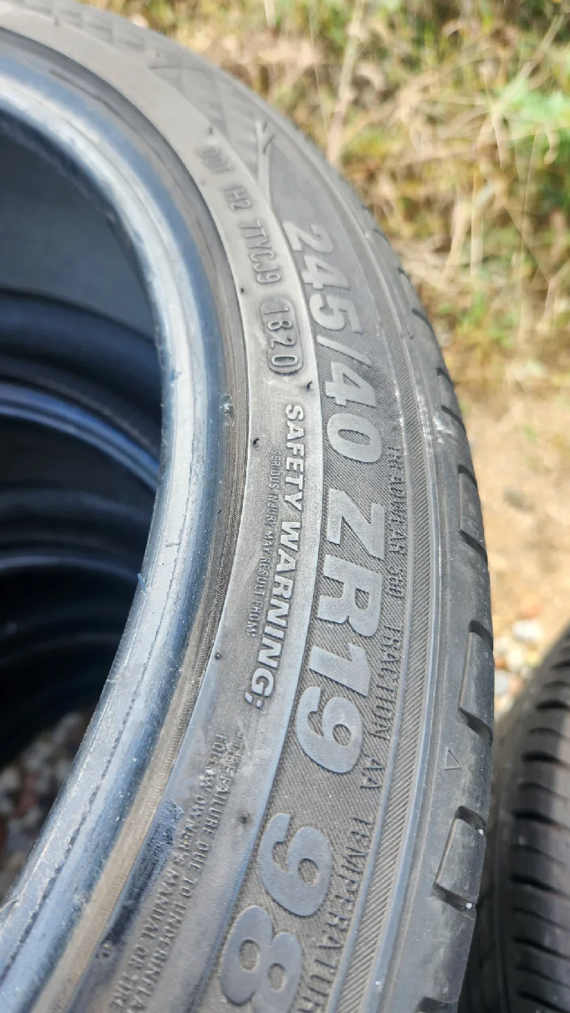 중고타이어 245/40ZR19 & 275/35ZR19 한대분세트