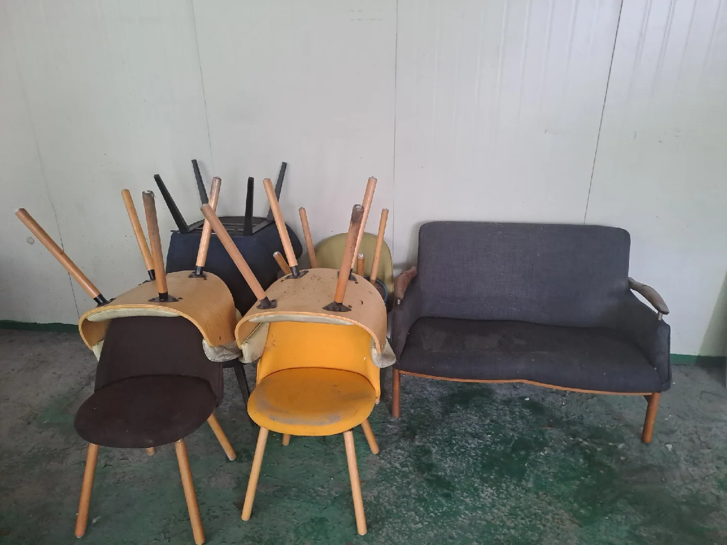 다양한 디자인 중고 의자