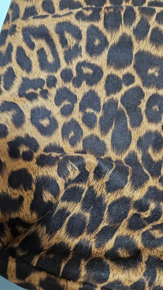 호피무늬 가방입니다