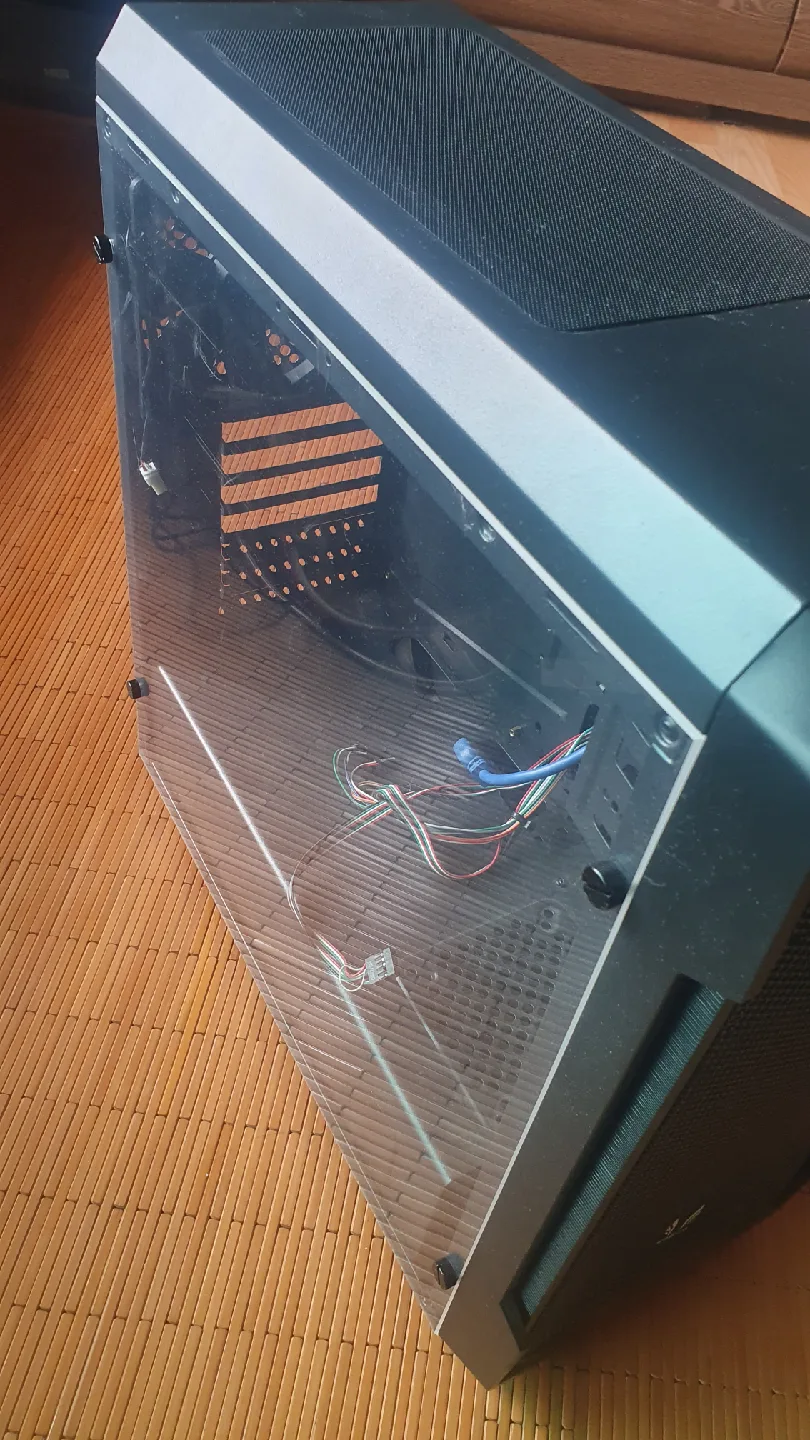 중고 데스크탑 컴퓨터 케이스