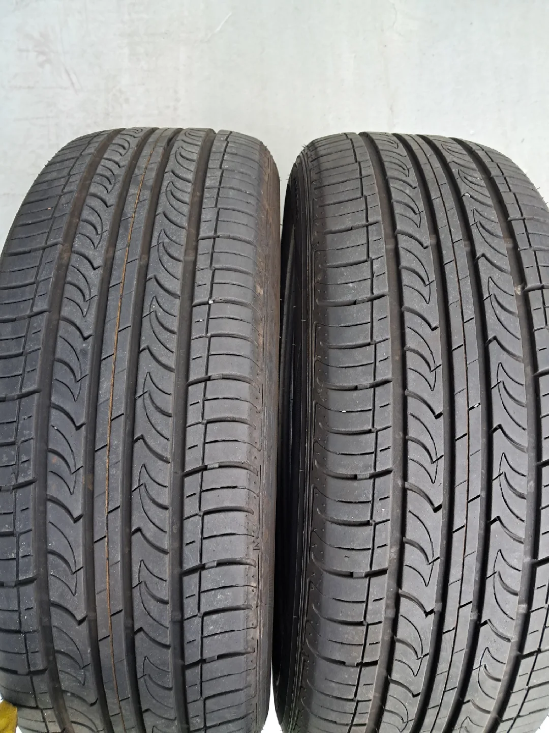 235 55 19 중고타이어 2개 팝니다