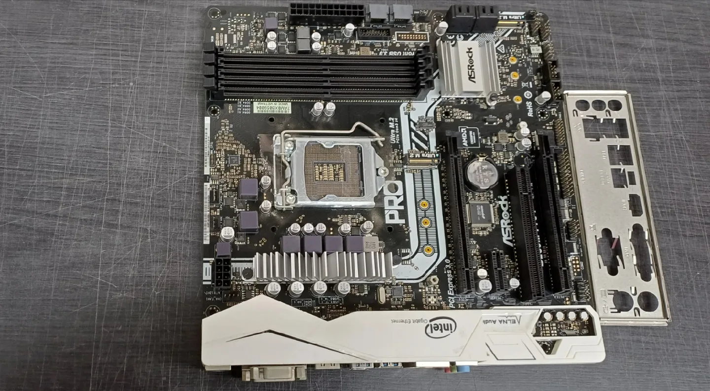 중고메인보드 에즈락 B250M PRO4 (인텔 1151소켓 인텔 6, 7세대)