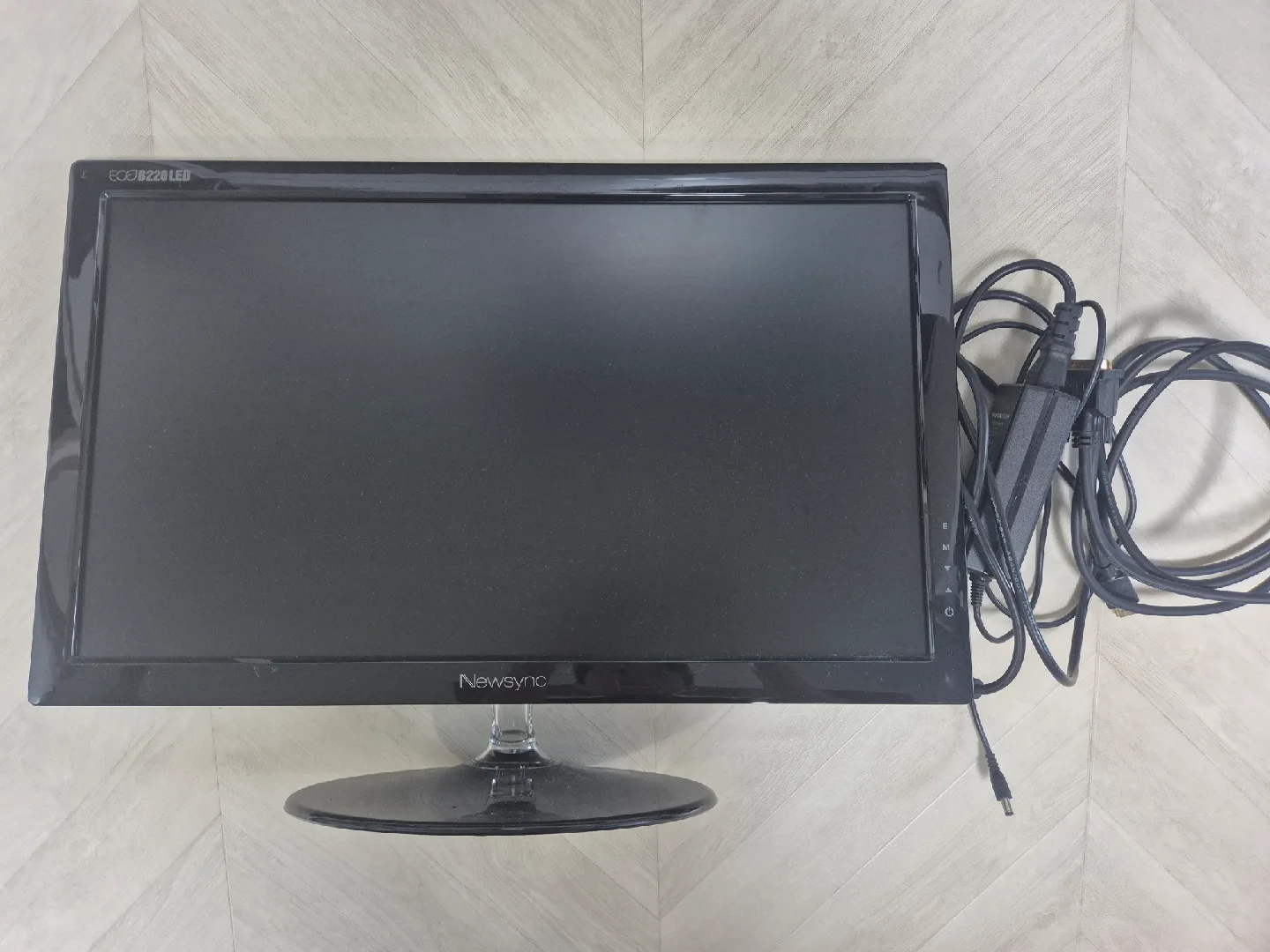 Newsync 22인치 중고 모니터