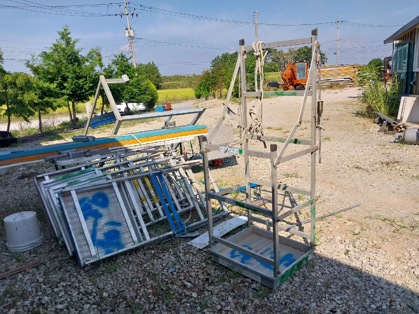 철골 작업.우마.빔에걸쳐사용.볼트조립.용접