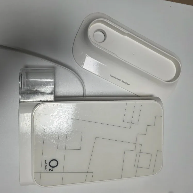 [중고] 칫솔살균기 판매 (사용감 있음/칫솔거치대 새상품)