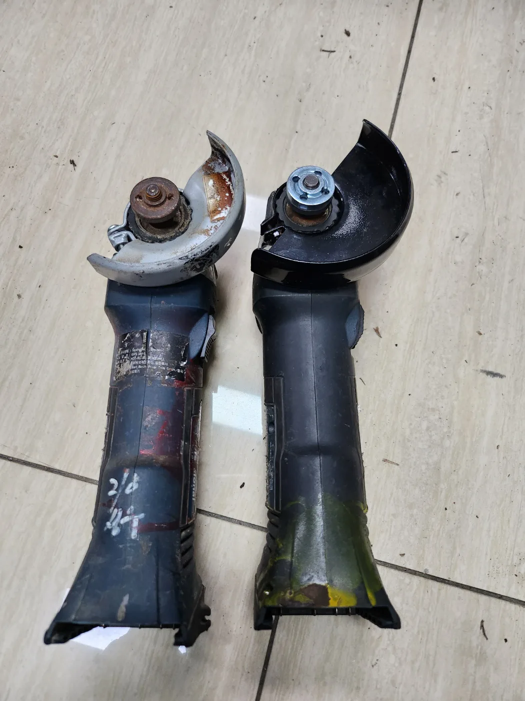 보쉬 GWS 18V-Li 무선 충전그라인더 2대일괄 중고입니다