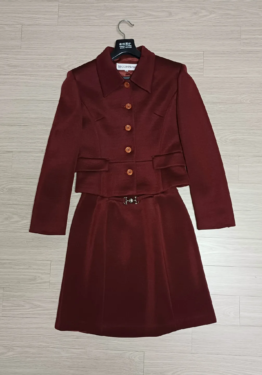 예쁜 버건디색 투피스 정장 (55)