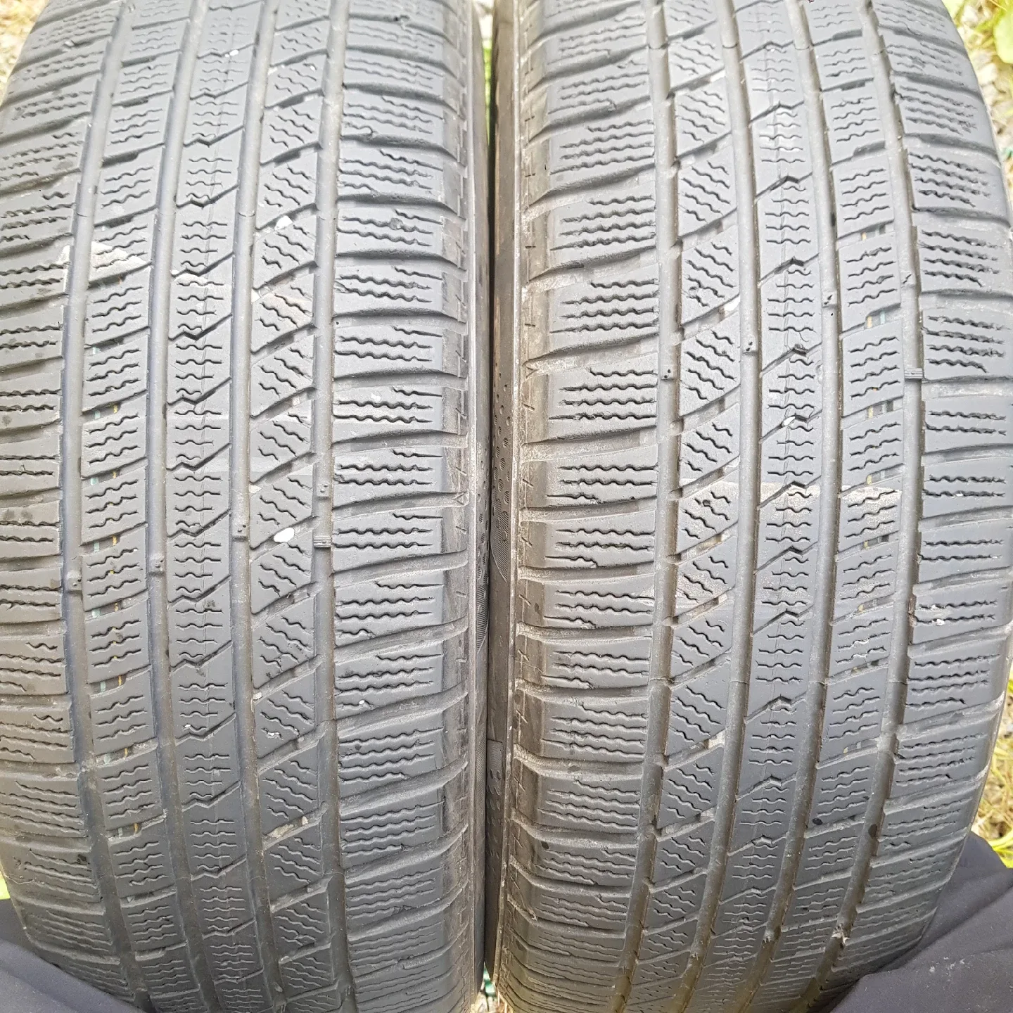 중고 타이어 2개