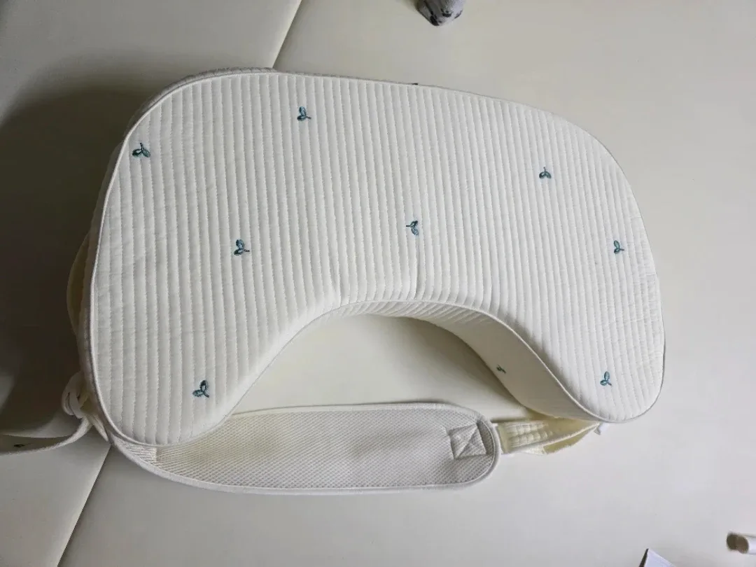 베이비스텔라 수유쿠션 팝니다.