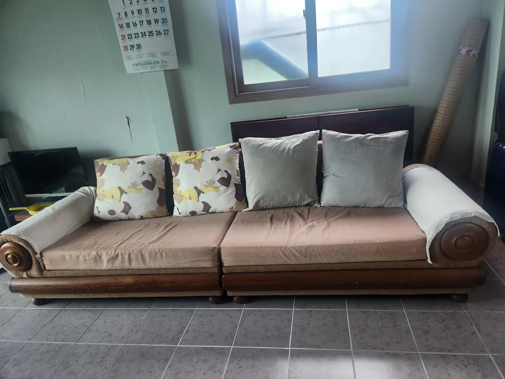 중고 나무 프레임 소파