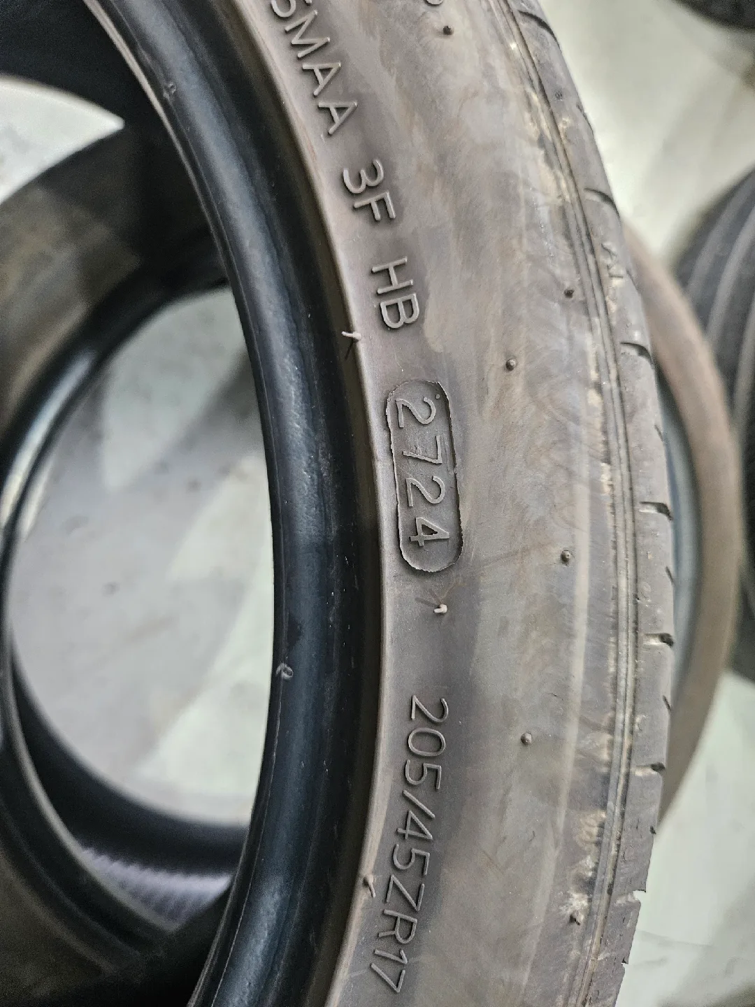 한국 벤투스 에어S 205/45ZR17 중고타이어 A급2짝판매합니다.