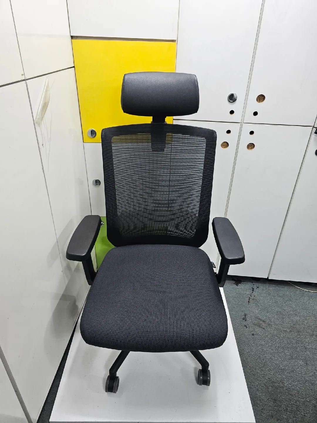 LUGE 사무용 메쉬 의자 블랙 중고a급