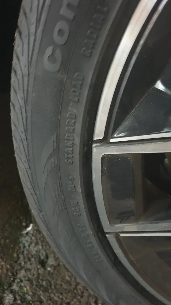 초A급 245/45/19 중고타이어 팝니다.