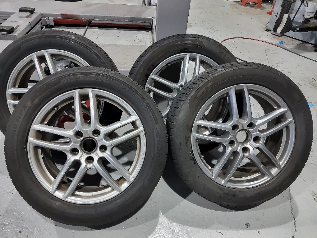 포르쉐 19인치 정품휠 중고 4개 세트판매합니다