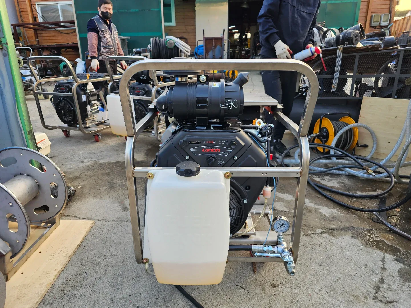 중고엔진고압 세척기 300바 40리터40마력 판매