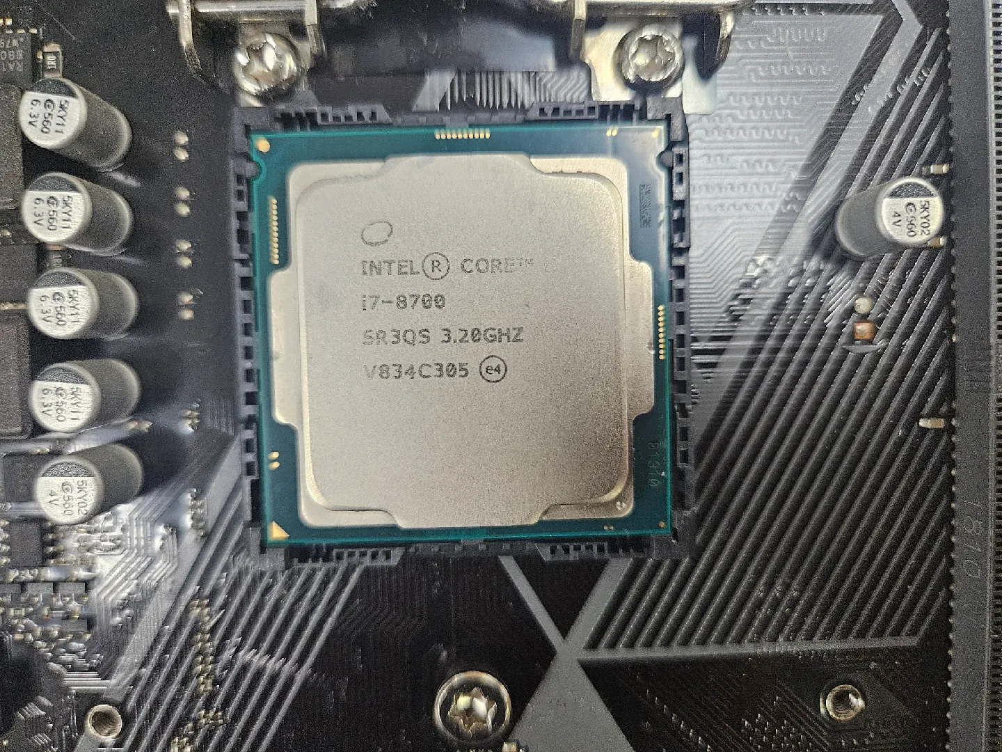 중고 cpu i7-8700팝니다.