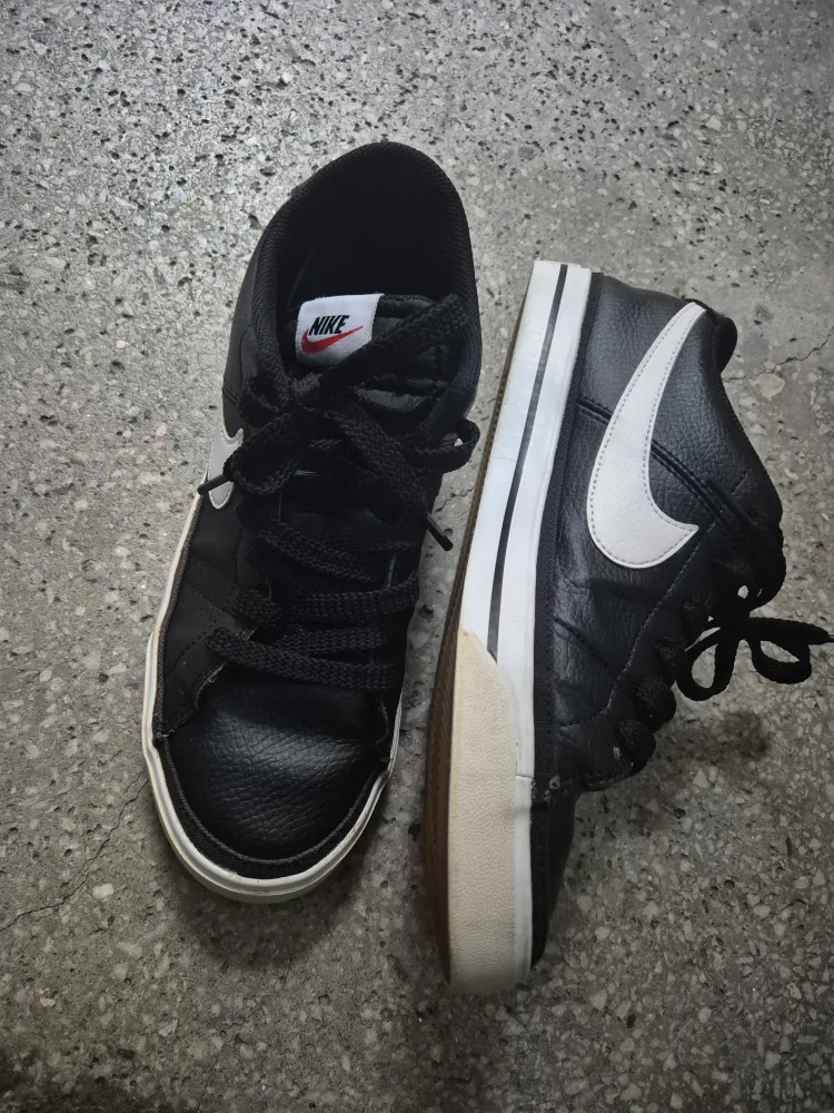나이키 블랙 스니커즈 265mm상태좋음
