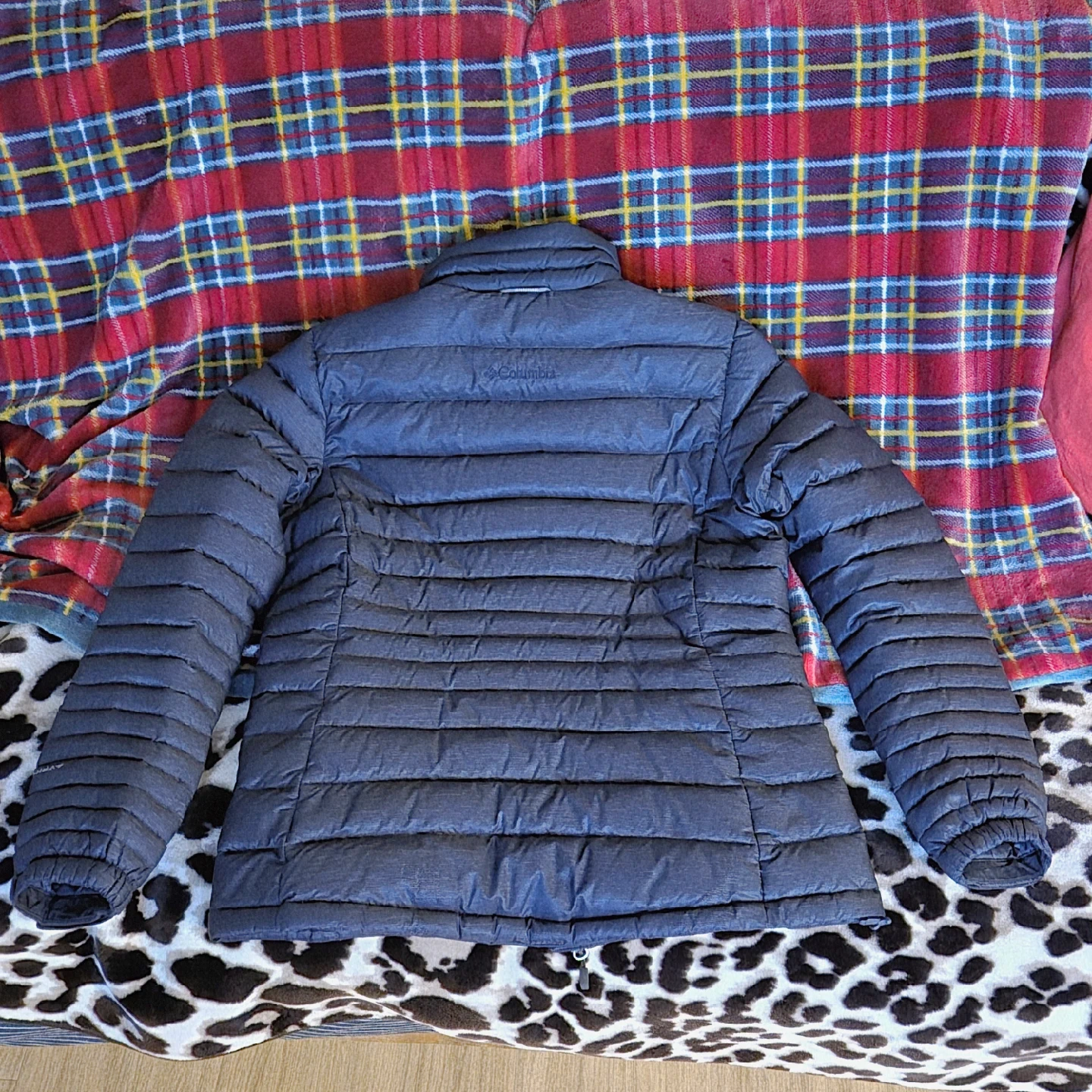 컬럼비아 옴니히트 리플렉티브 경량구스다운55사이즈 | 여성의류 | 당근 중고거래