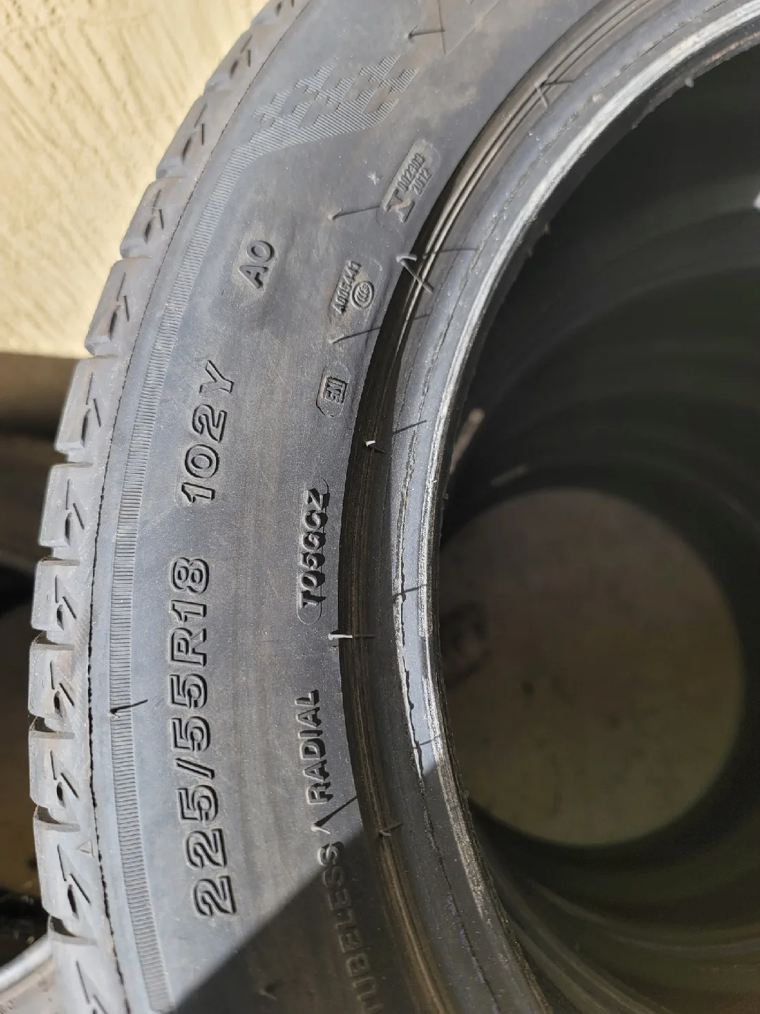 브릿지스톤 225 55 18중고 타이어