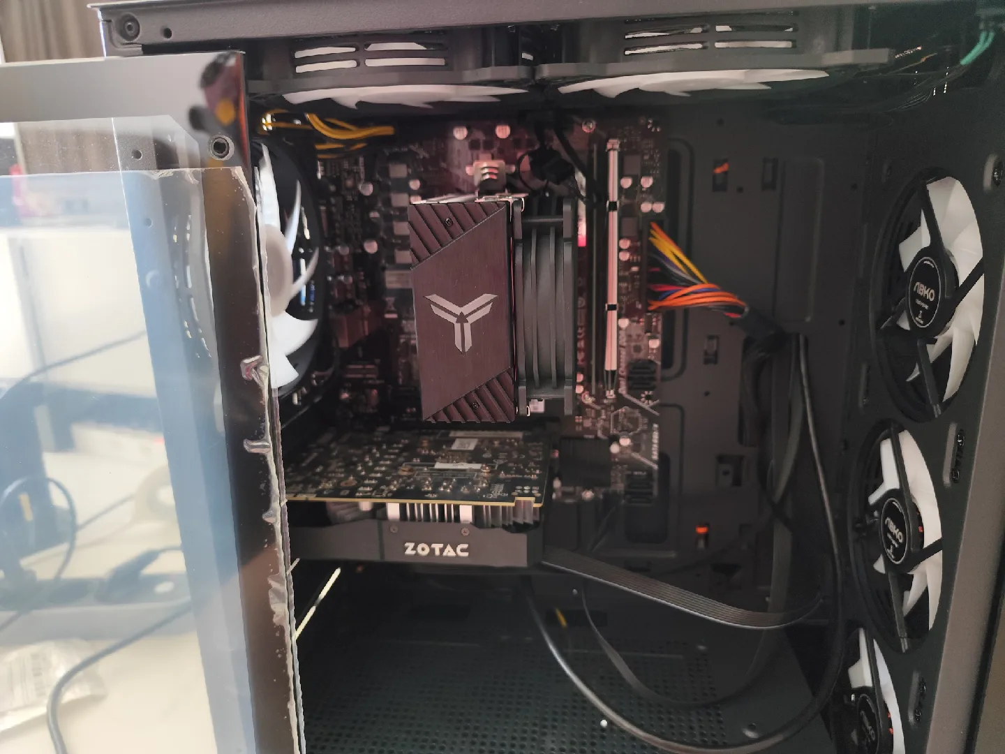 게이밍 컴퓨터 PC 본체(새제품)