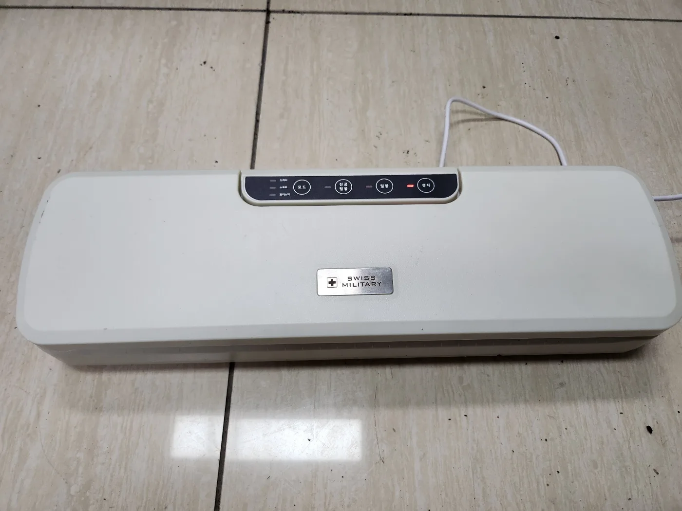 스위스밀리터리 진공포장기 필름 접착 실링기 중고입니다