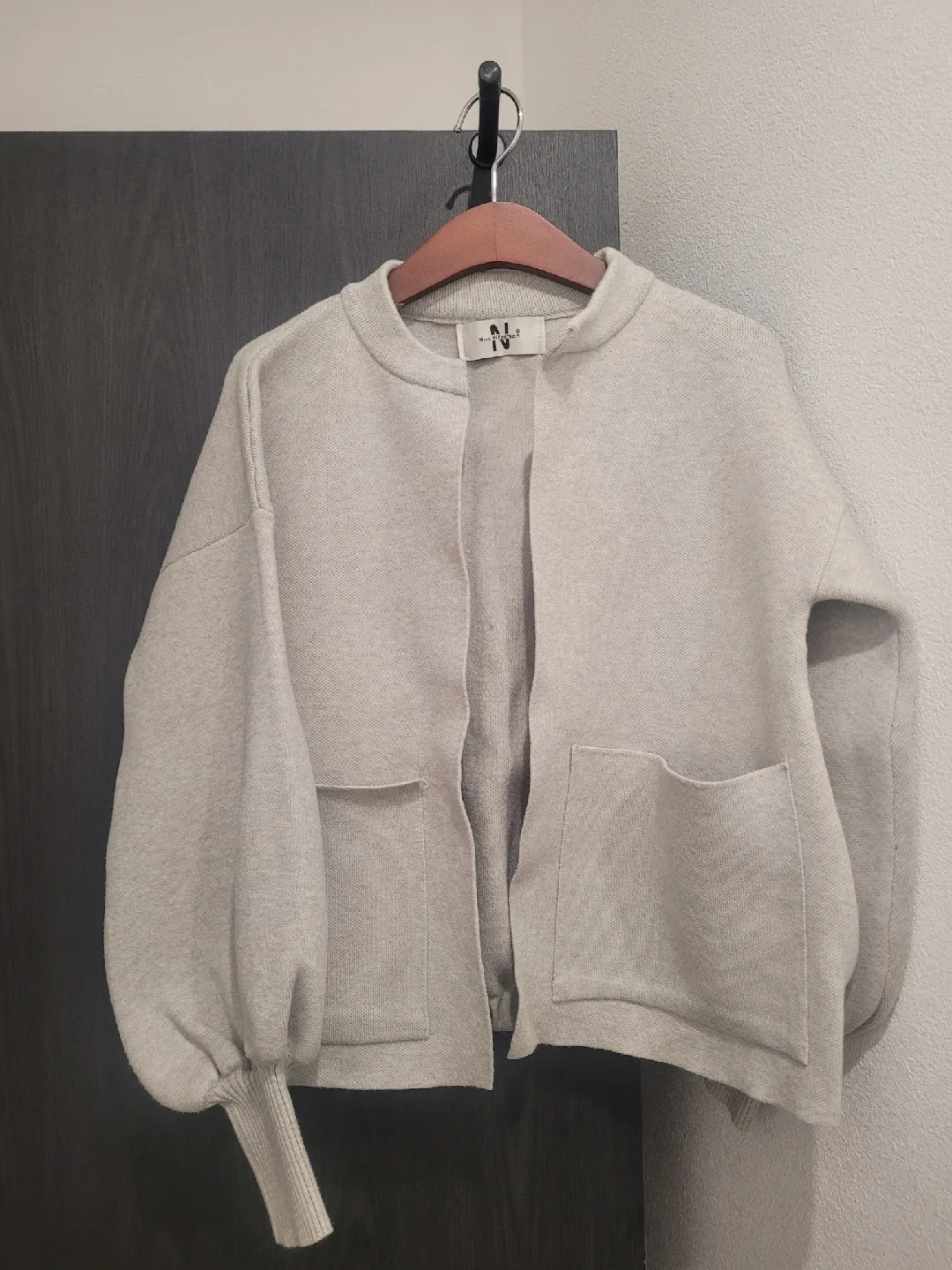 Nuo Vi Fashion 회색 크롭 자켓