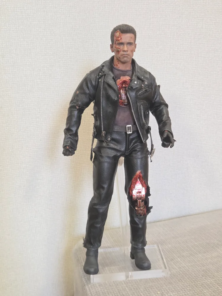 핫토이 DX13 터미네이터 T-800 중고 판매합니다