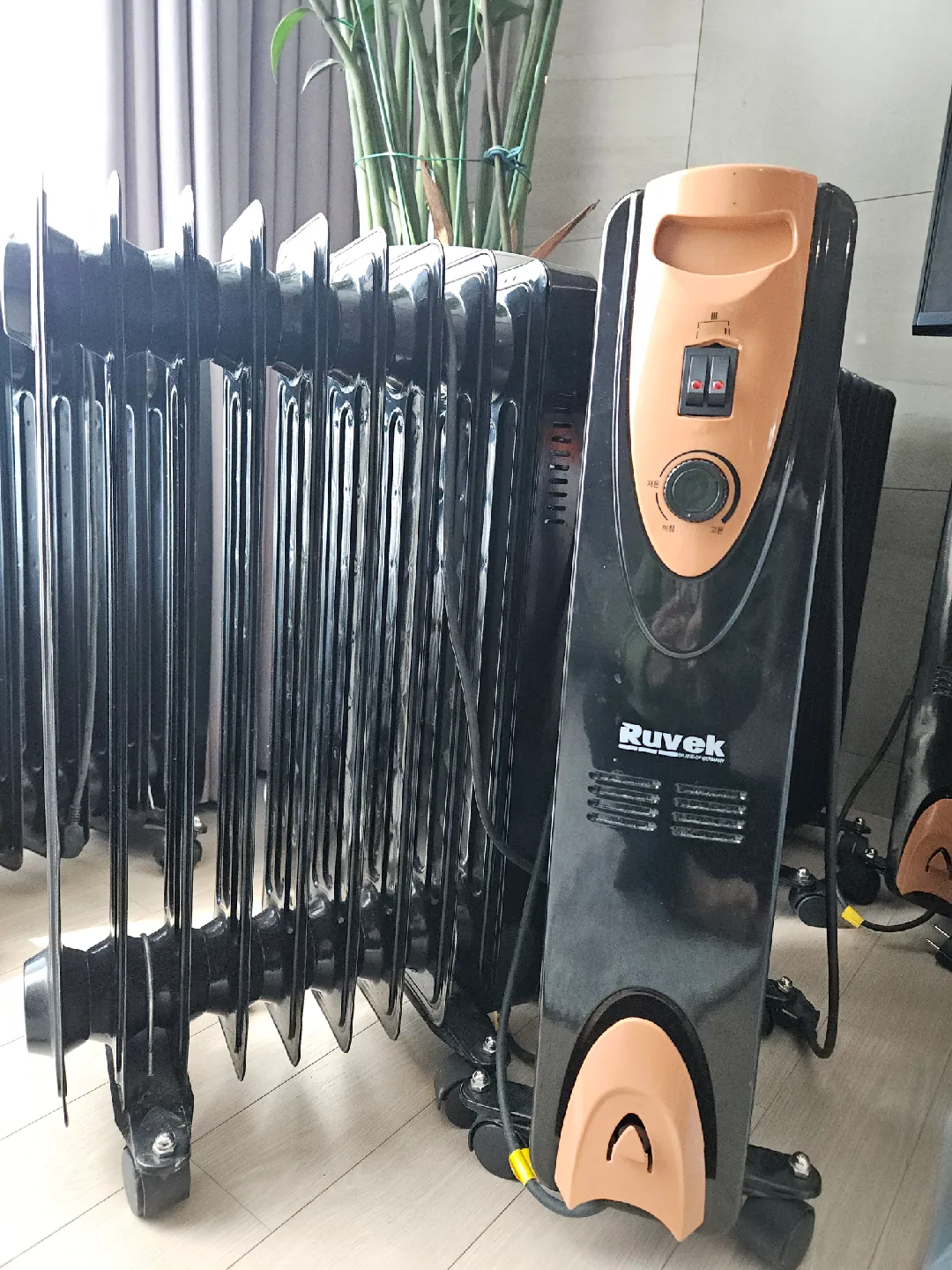 코멕스 Ruvek 블랙 라디에이터 9핀 중고판매.