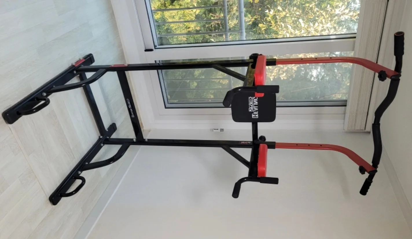 가정용 턱걸이ㅇ 구매후  2개월 밖에 안됐어요 상태 좋고  튼튼합니다  새거같은 중고입니다