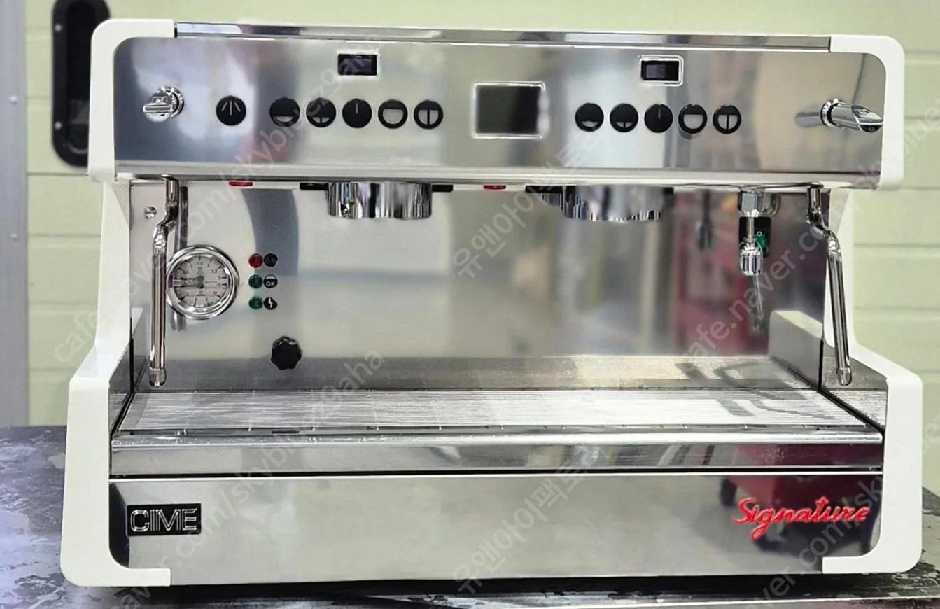 씨메05 시그니쳐 중고커피머신 판매합니다.